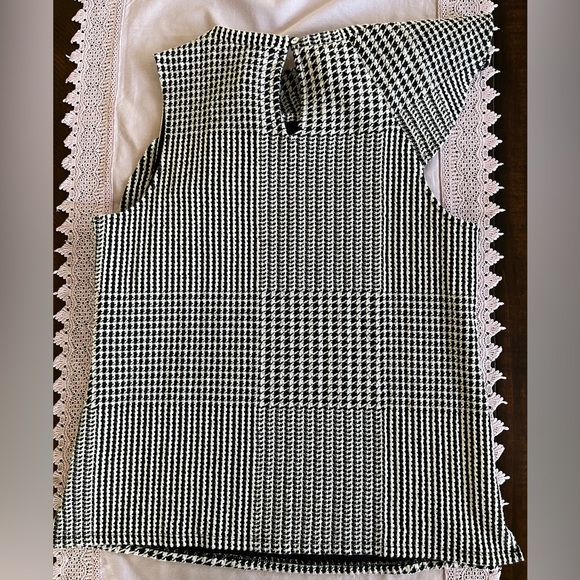 Dolan brand, never worn, purchased from Anthropologie, fits small to medium - Picture 4 of 4